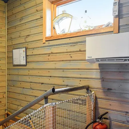 Amazing In Stolmen W/ Wifi And 2 Bedrooms בית נופש *
