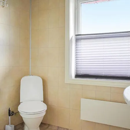 בית נופש Amazing In Stolmen W/ Wifi And 2 Bedrooms Våge