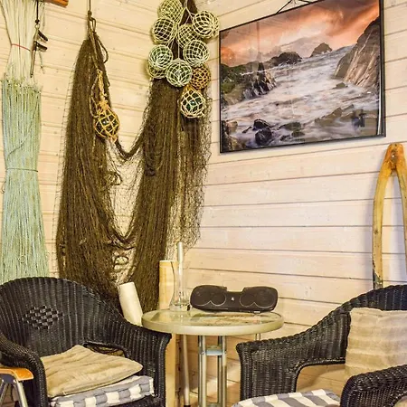 Amazing In Stolmen W/ Wifi And 2 Bedrooms * Våge